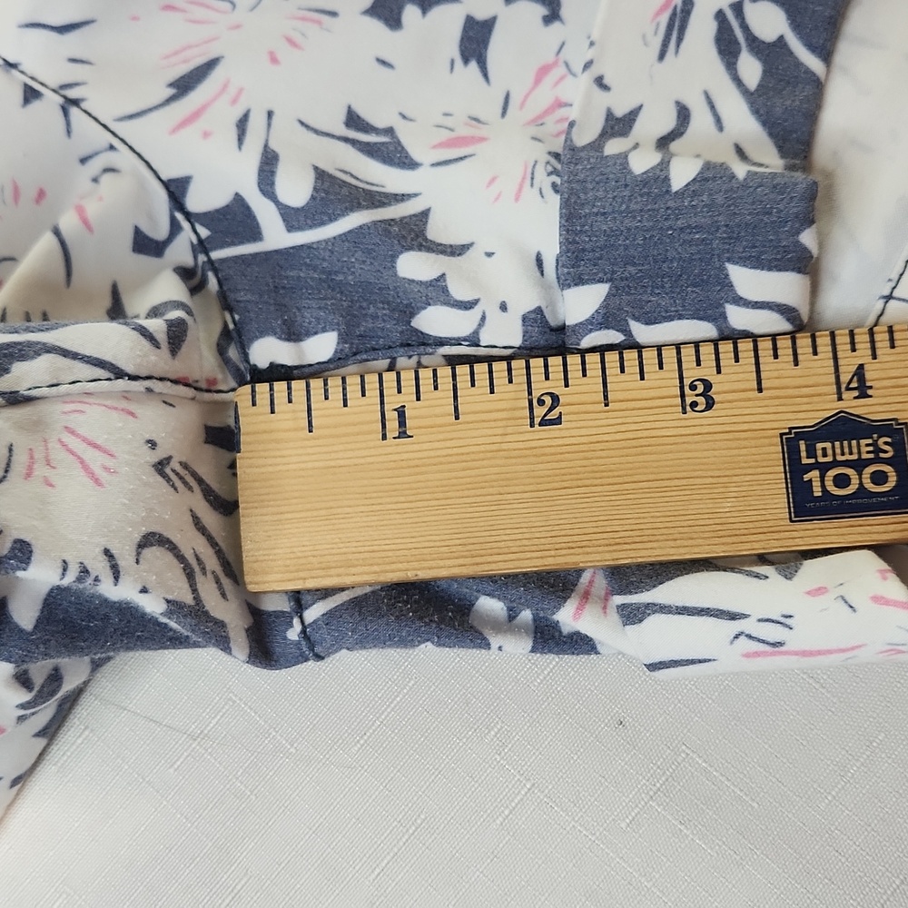 Dear John Floral Cuffed Shorts. Size 30 (10) - Picture 9 of 9